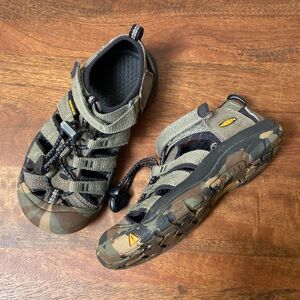 Keen Green Army Sandals with Durable Rubber Outsole Kids 12